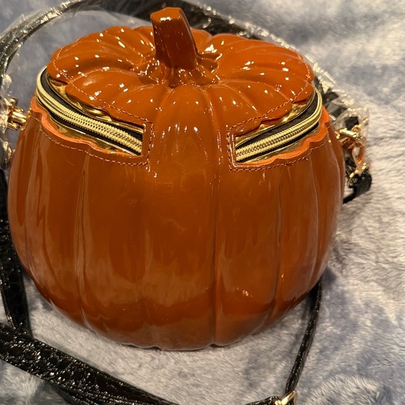 Pumpkin Shaped Crossbody Bag New never used - Picture 4 of 10
